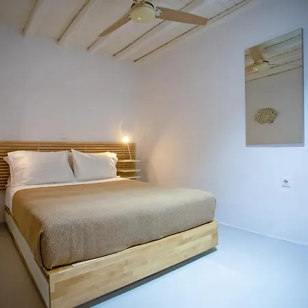 Private Sea View Yard