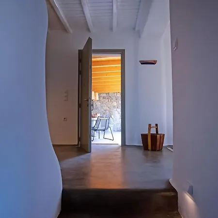 Private Sea View Yard