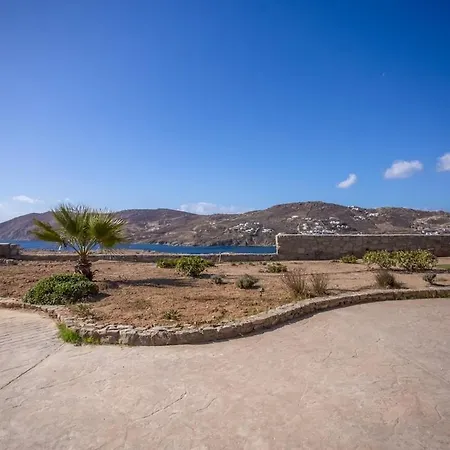 Private Sea View Yard *