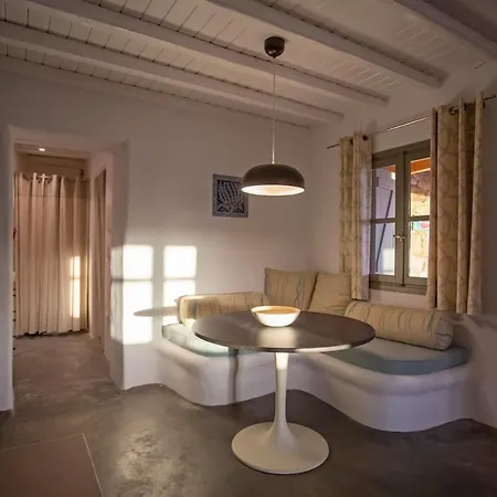 Private Sea View Yard Apartment *