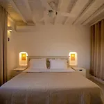 Private Sea View Yard Apartment *