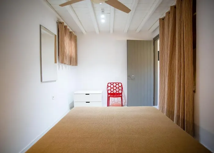 Private Sea View Yard *