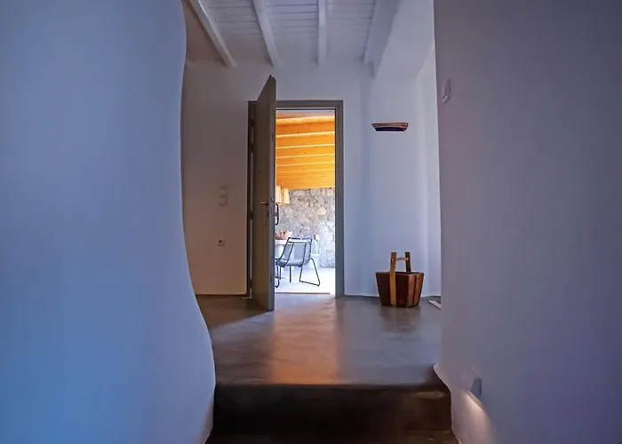 Private Sea View Yard